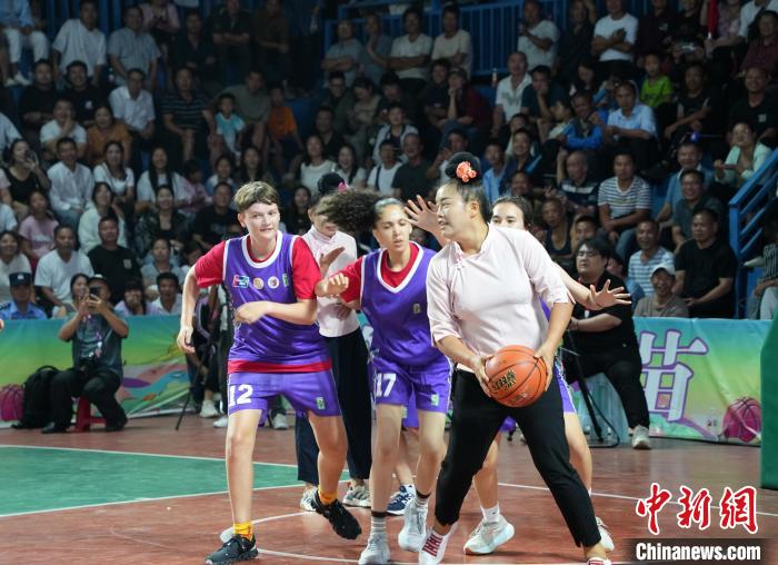 中美篮球友谊赛点燃贵州台江热情