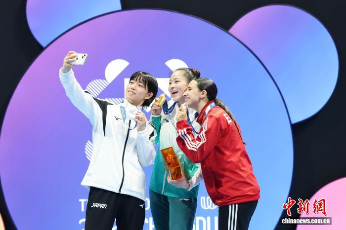 大熊猫元素点亮成都世运会 各国运动员沉浸其中