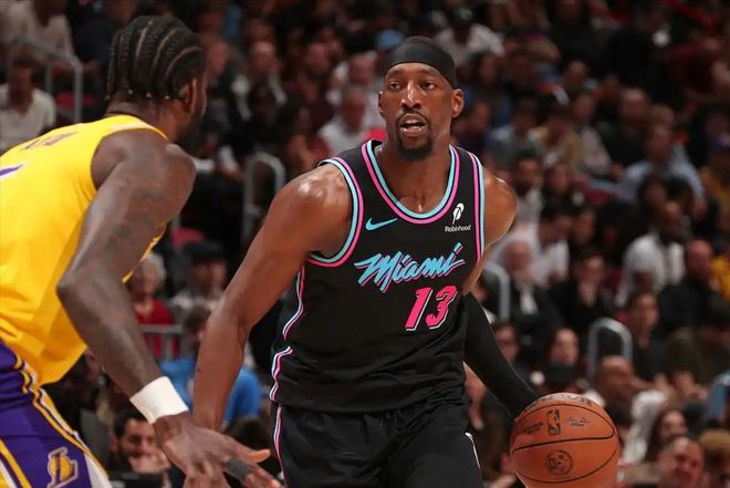 湖人双星狂飙掀翻热火 奇迹八连胜锁定西部前三