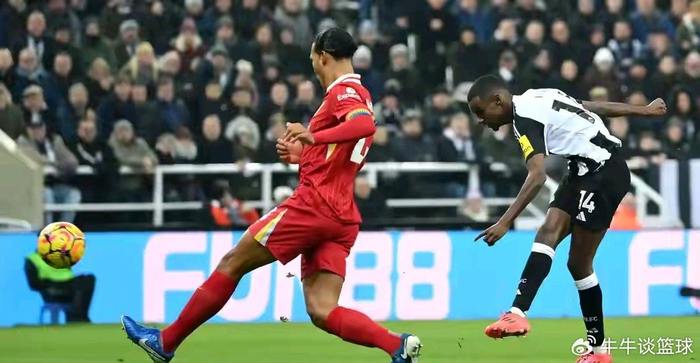 利物浦天价引援伊萨克成笑柄，英超赛场上演悲