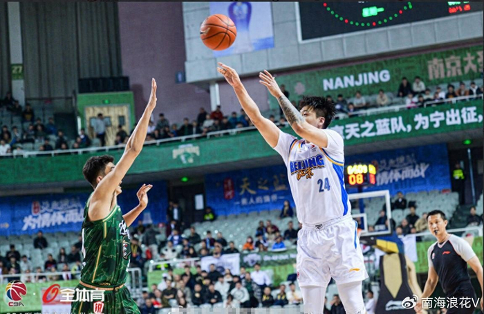 广东弃将赵睿莫兰德爆发，助新东家逆转老队