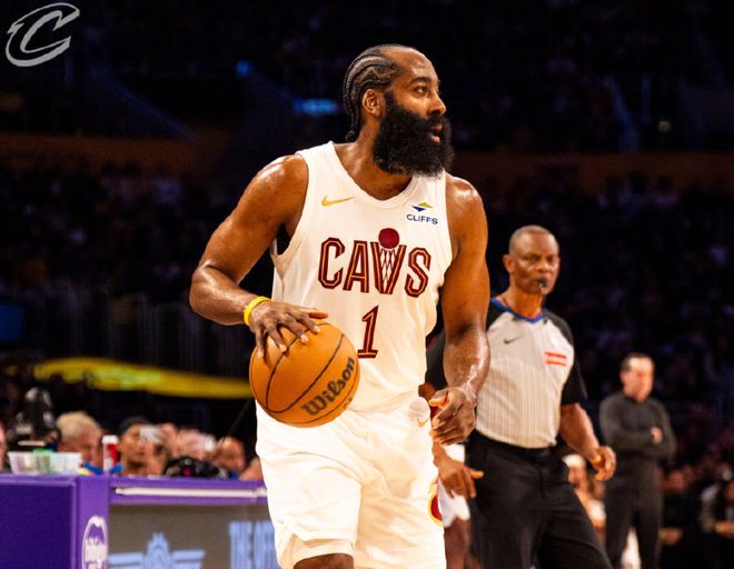 湖人14分大胜骑士 东契奇单场42分助球队四连胜