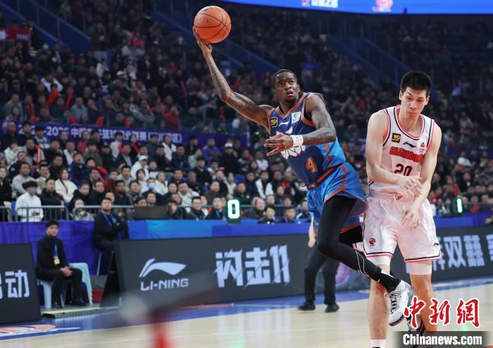 萨姆纳32分带队逆转，亨特25分支撑，四川104-94击